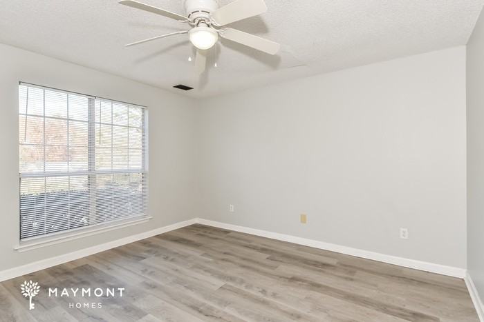 505 Castlerock Ct - Photo 5 of 11