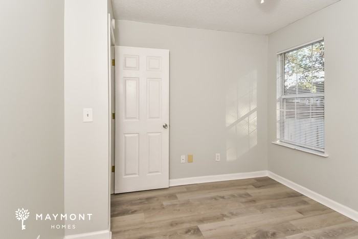 505 Castlerock Ct - Photo 7 of 11