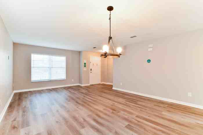 1382 Karok St - Photo 4 of 17