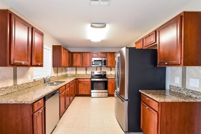 1382 Karok St - Photo 7 of 17