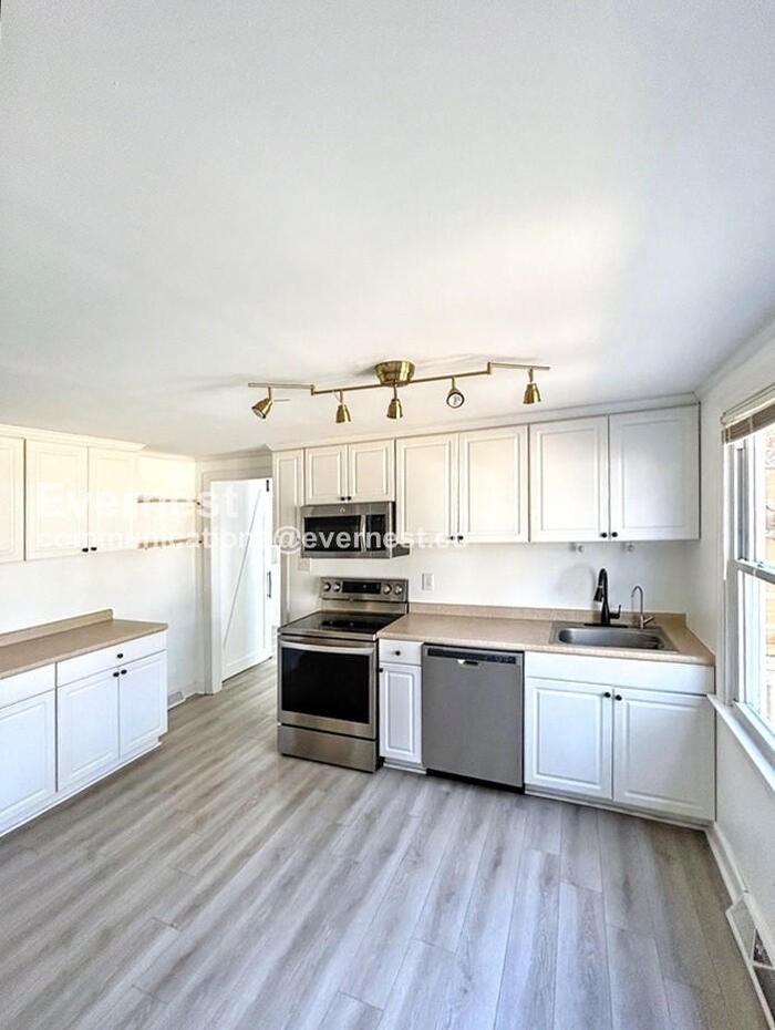 8282 Wonderland Ln - Photo 3 of 21