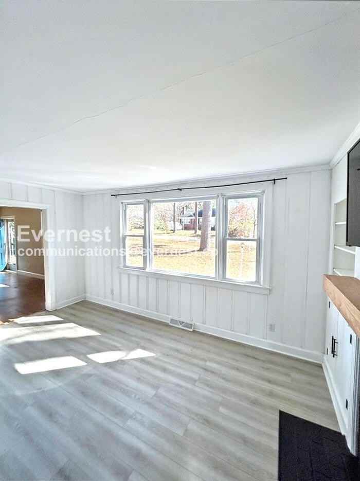 8282 Wonderland Ln - Photo 6 of 21