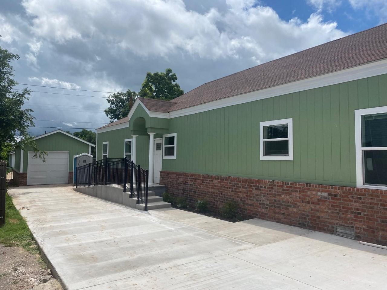 1618 8th St - Photo 7 of 7