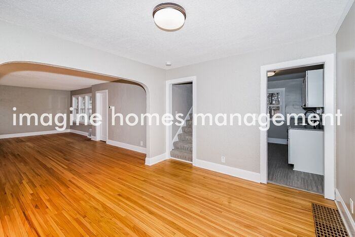 3801 Hubbard Ave N - Photo 4 of 14