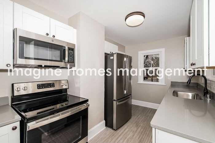 3801 Hubbard Ave N - Photo 5 of 14