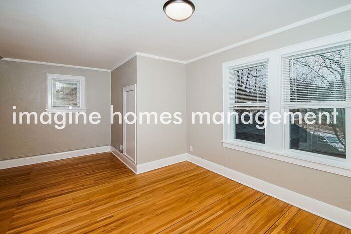 3801 Hubbard Ave N - Photo 7 of 14