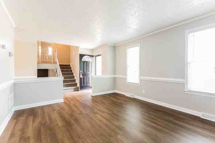 100 Newgate Dr - Photo 7 of 13