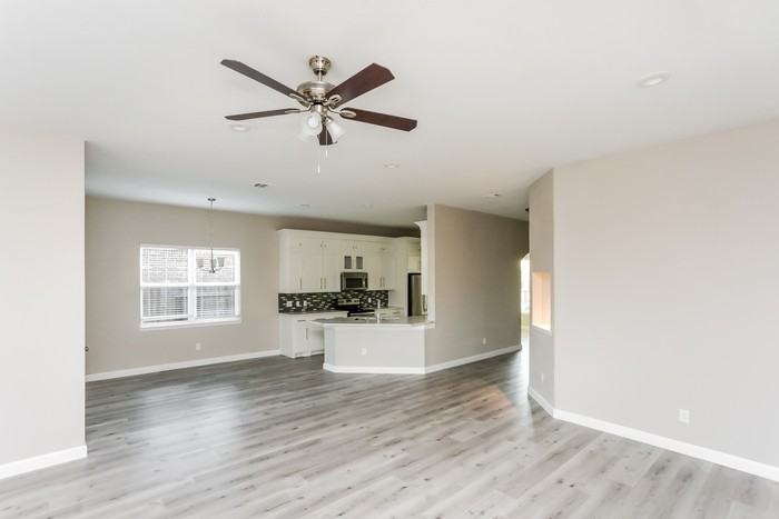 721 Shady Meadow Ln - Photo 4 of 16