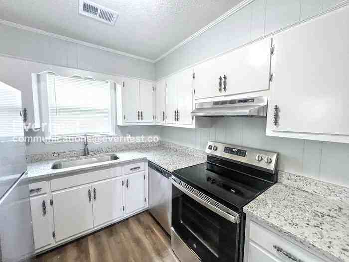 605 Blaine Dr Sw - Photo 3 of 19