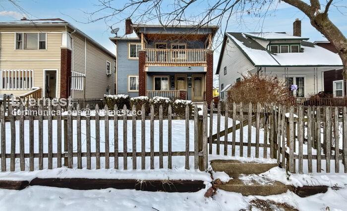 466 E Oakland Ave - Photo 2 of 22