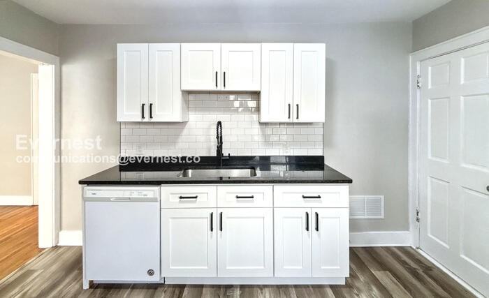 466 E Oakland Ave - Photo 5 of 22