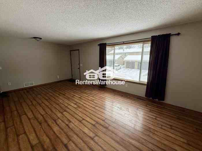 6762 Gretchen Ct N - Photo 7 of 22