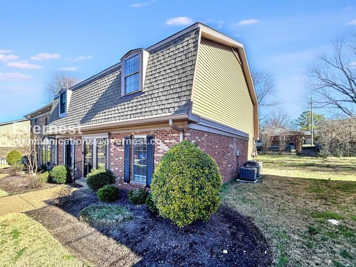 5812 Brentwood Trce - Photo 2 of 20