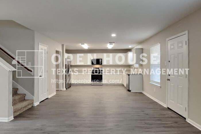 6110 Wilcox Point Dr - Photo 6 of 20