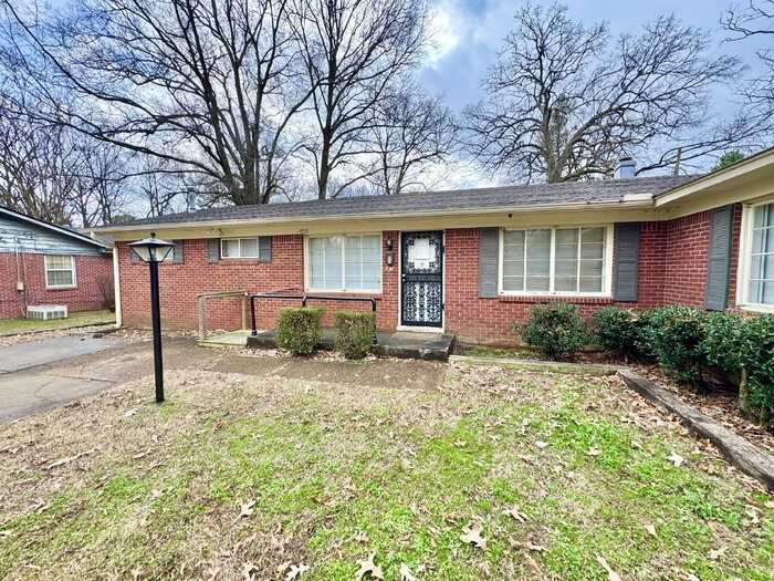 4555 Willow Rd - Photo 3 of 31