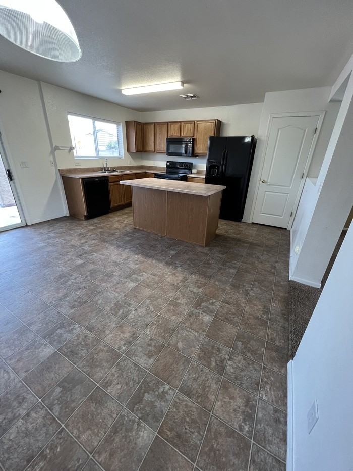 6883 S Goshawk Dr - Photo 5 of 23