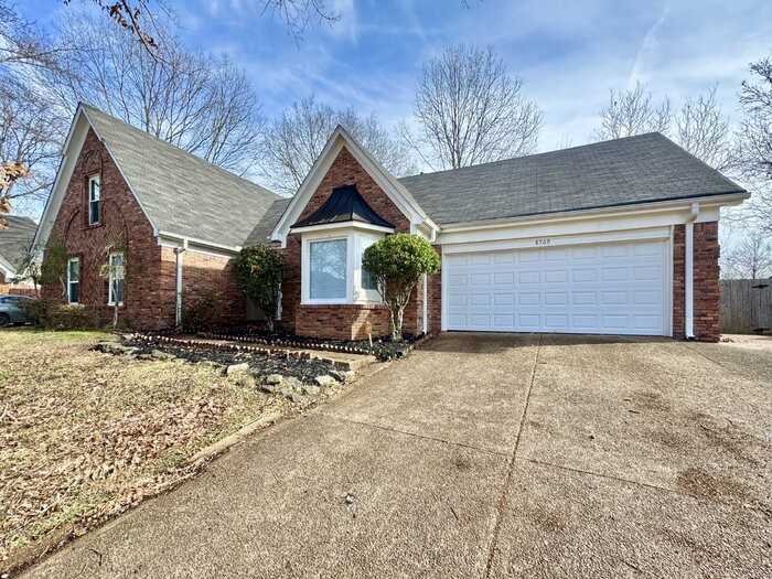 8569 Kings Cross Cv - Photo 2 of 38