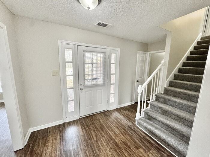 8569 Kings Cross Cv - Photo 4 of 38