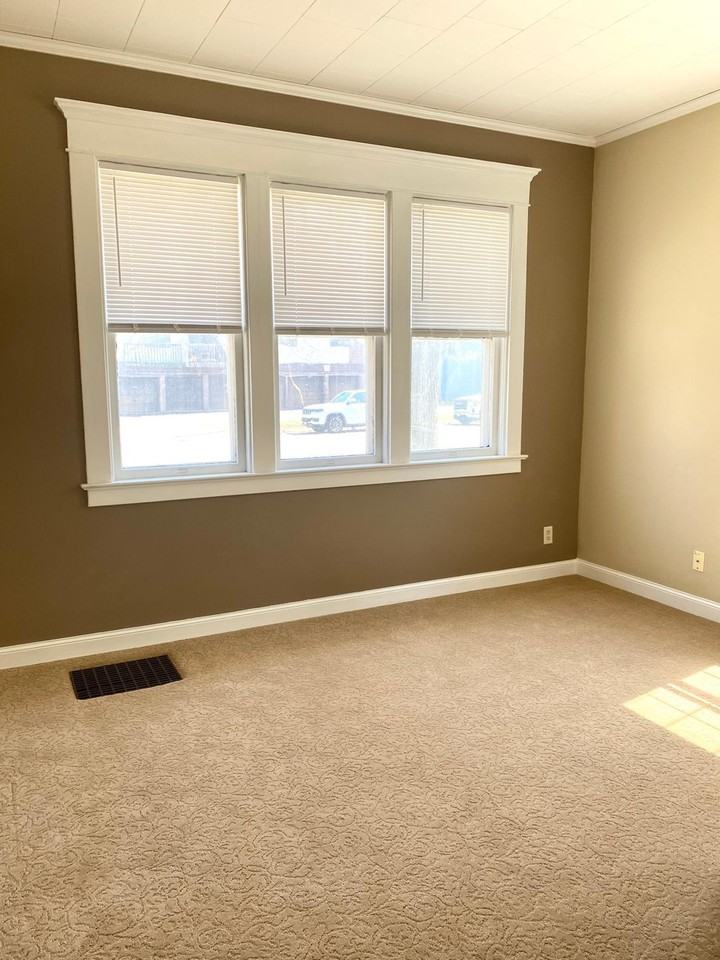 305 8th Ave S #NA - Photo 4 of 18