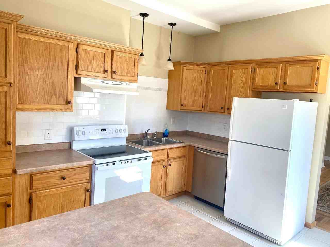 305 8th Ave S #NA - Photo 6 of 18