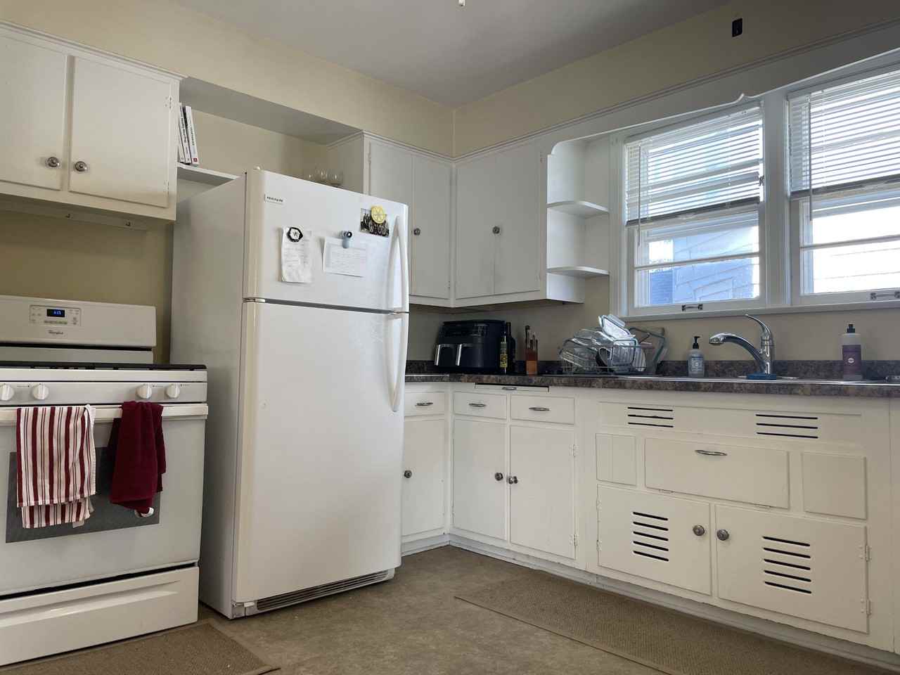 1324 Drake St #1 - Photo 5 of 22