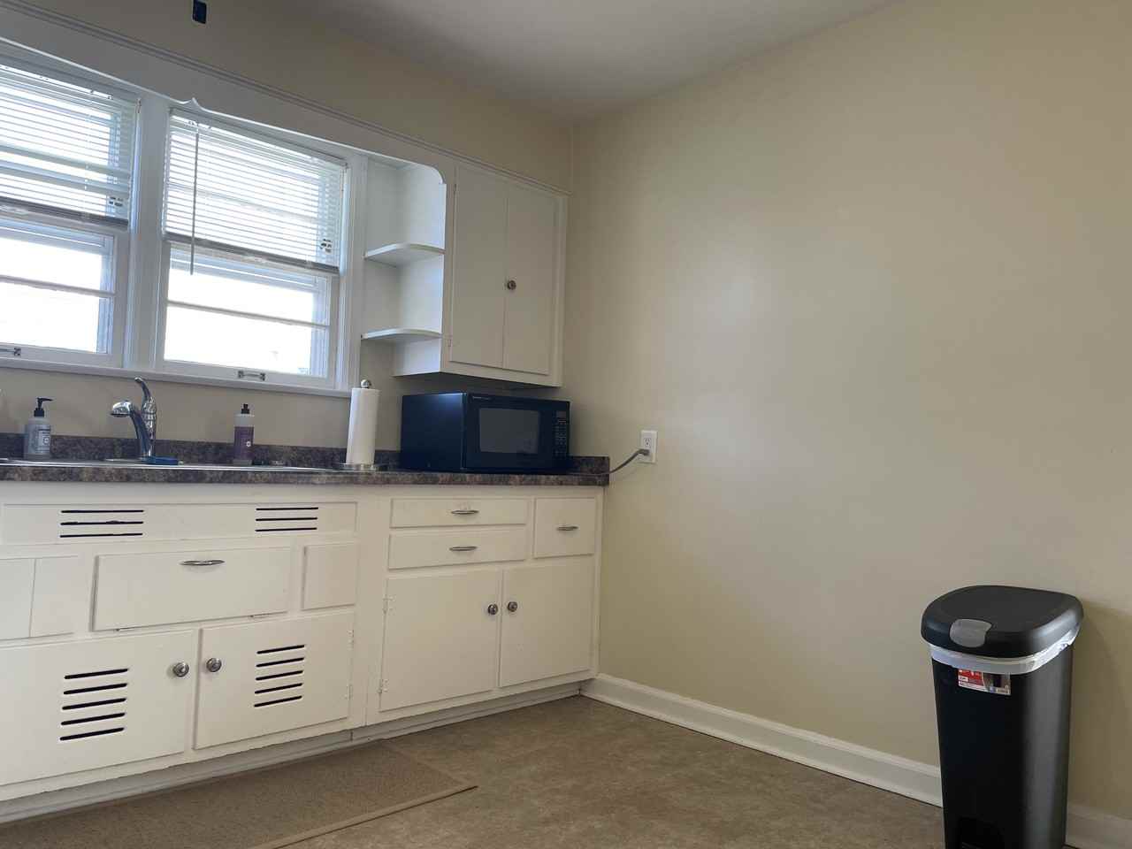 1324 Drake St #1 - Photo 6 of 22