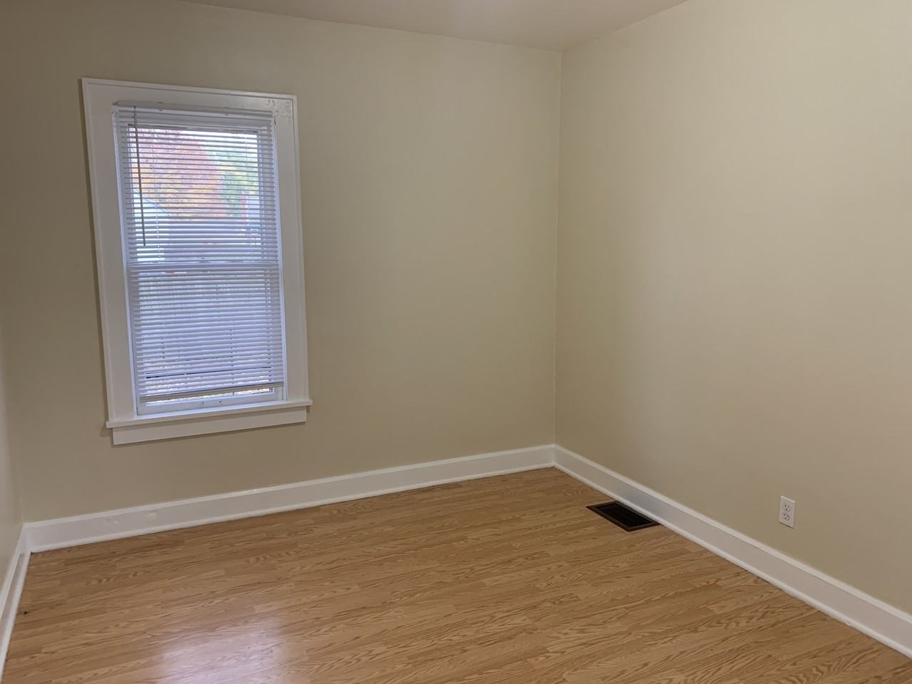 2306 24th St Ne #NA - Photo 6 of 15