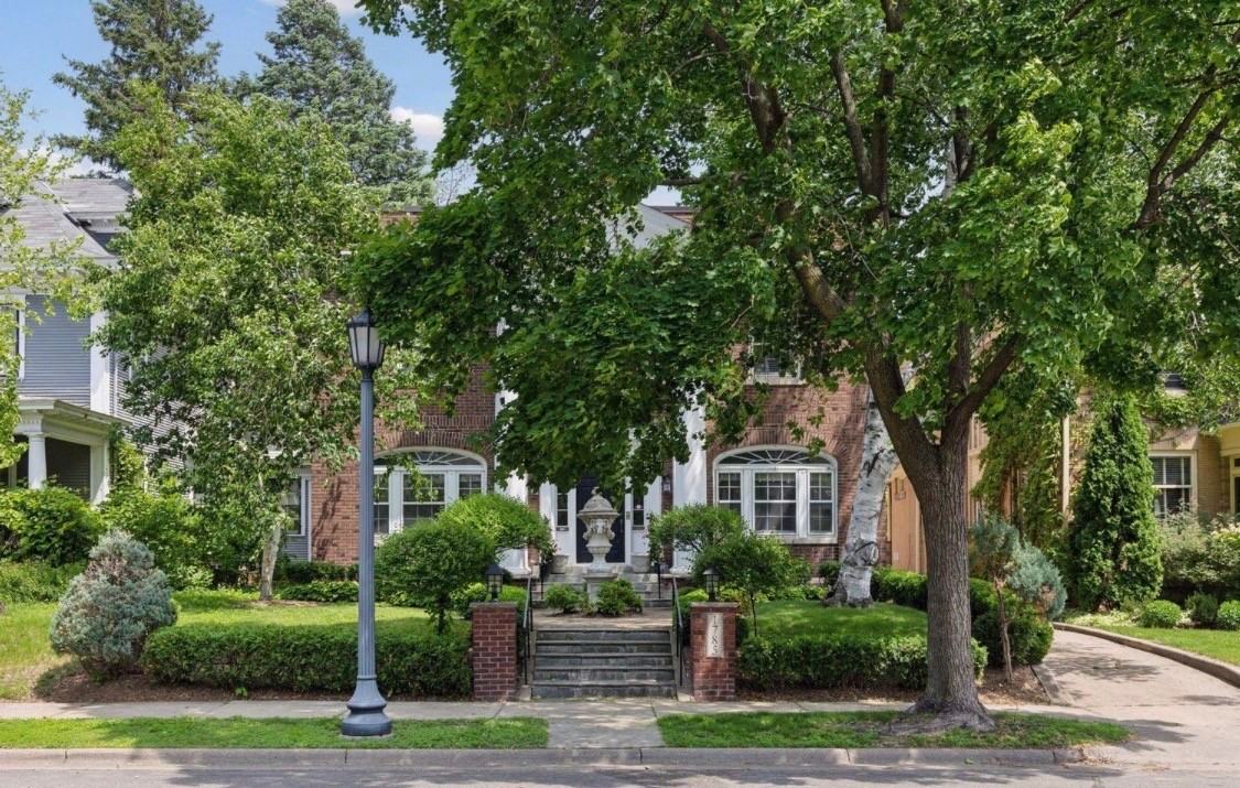 1785 Dupont Ave S - Photo 2 of 10