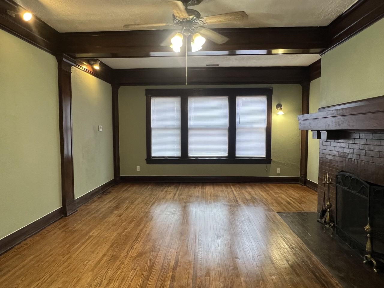 417 W Columbia Ter #2 - Photo 3 of 11