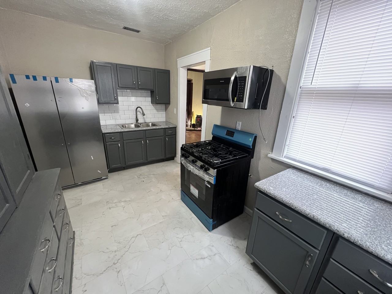 417 W Columbia Ter #2 - Photo 6 of 11