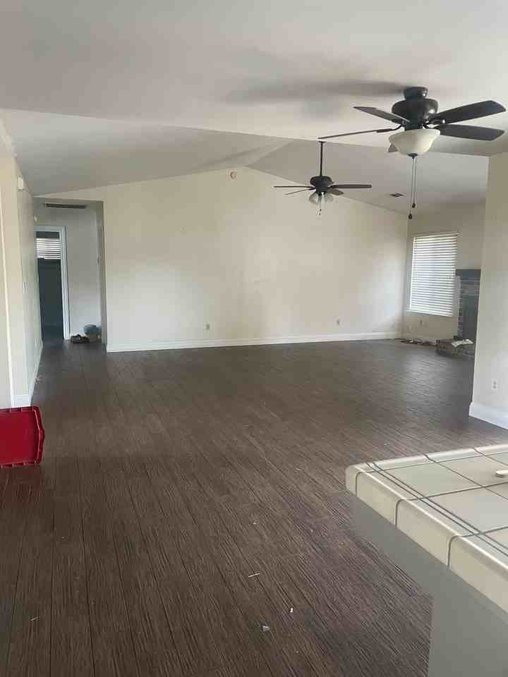 429 Benjamin Ct #NA - Photo 2 of 5