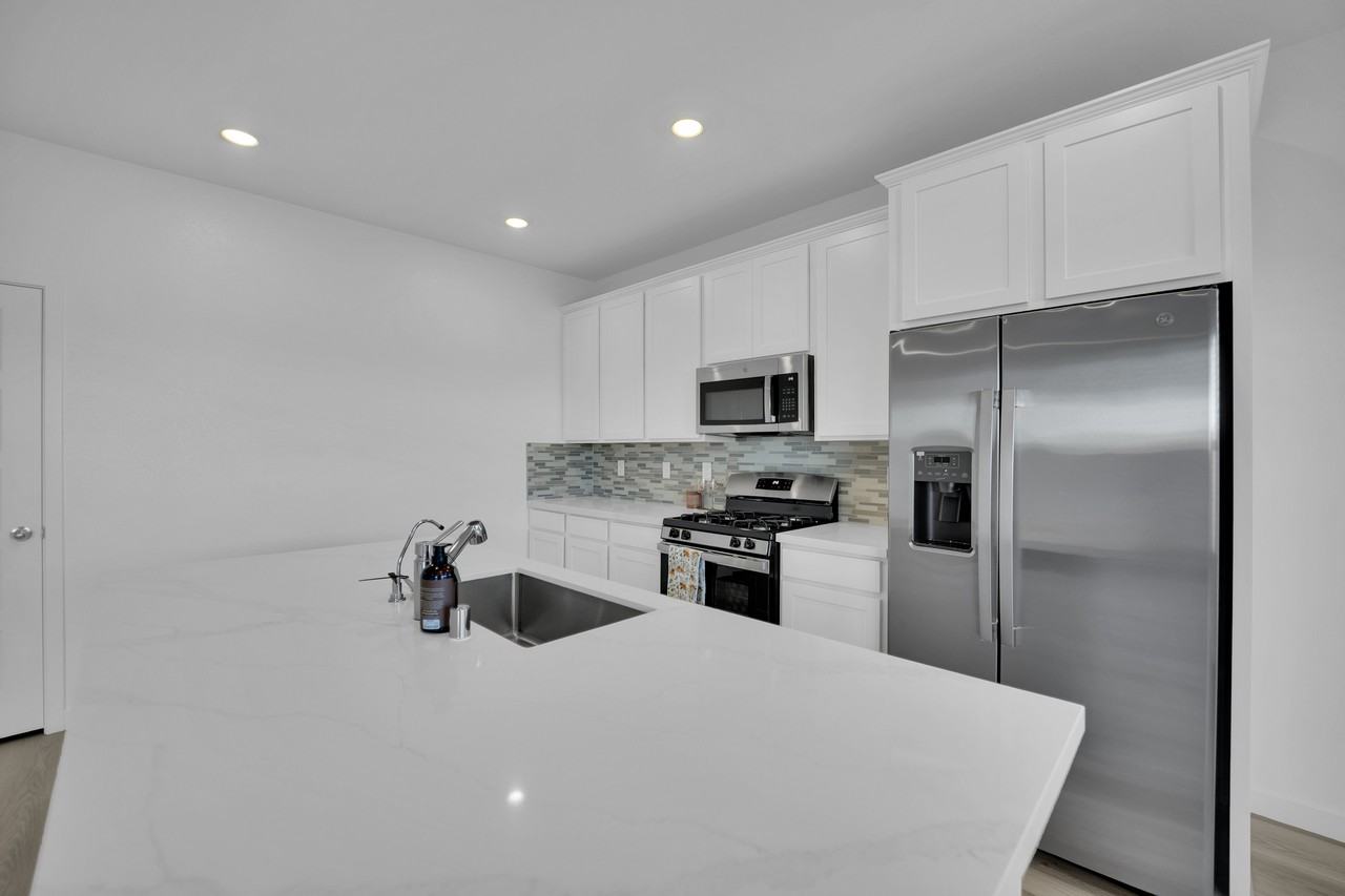 4000 Richmar Butte Ave #NA - Photo 3 of 17