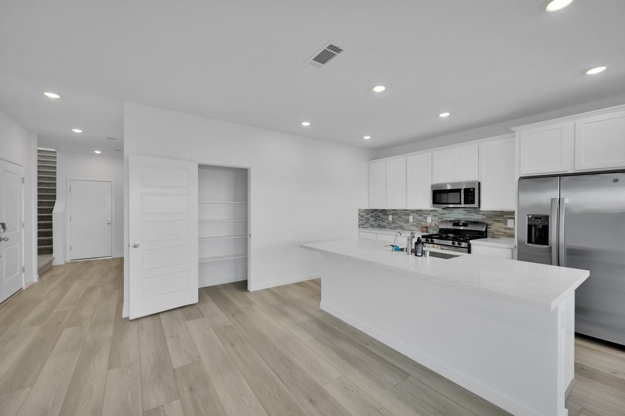 4000 Richmar Butte Ave #NA - Photo 4 of 17