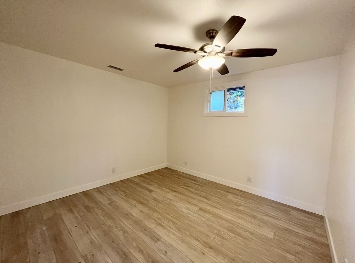 3445 Valley St #NA - Photo 3 of 12