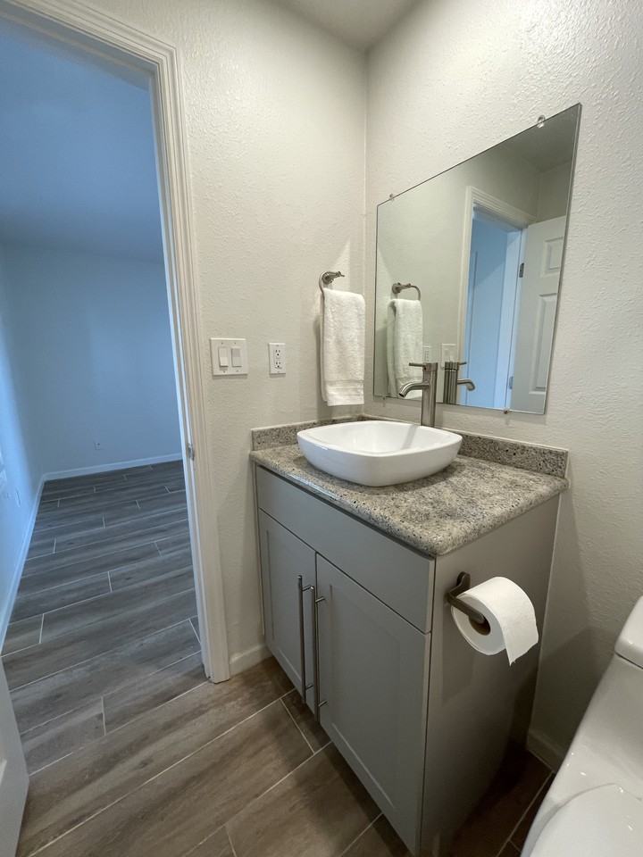 5011 Starfish Dr Se #D - Photo 7 of 35