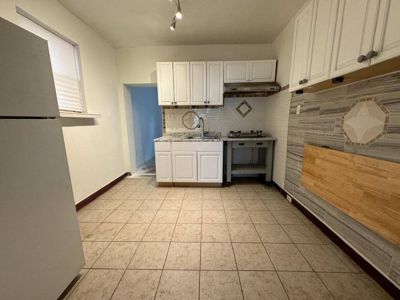 2602 S Fairhill St - Photo 4 of 11