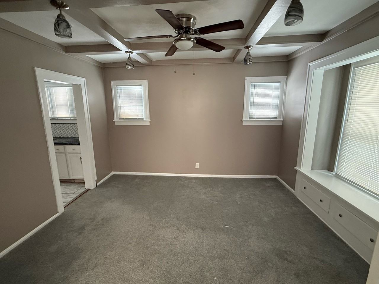 174 Colony Cres #1 - Photo 3 of 13