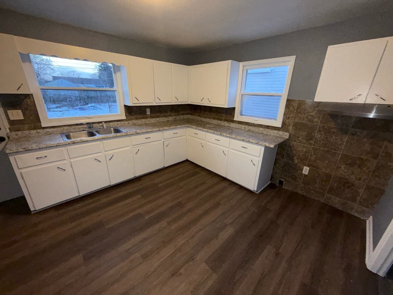 2103 Willowrow Ave Ne #1 - Photo 4 of 8