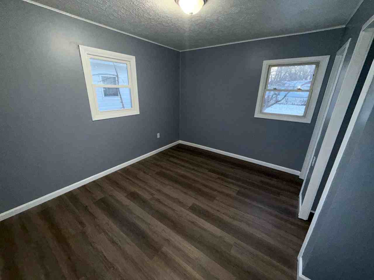 2103 Willowrow Ave Ne #1 - Photo 6 of 8