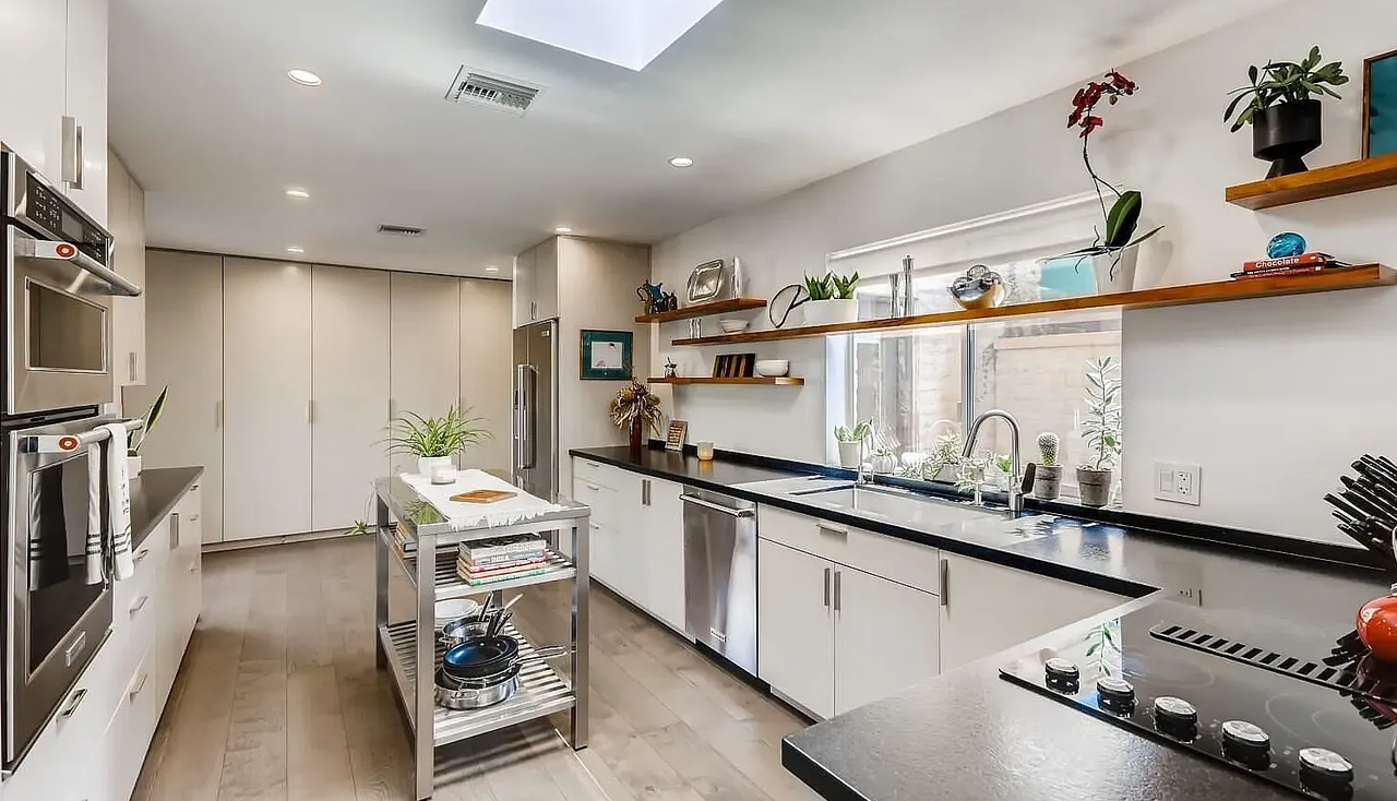 6834 N 17th Pl #NA - Photo 5 of 14