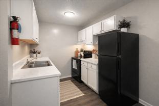 515 Humble Ave #202 - Photo 1 of 1