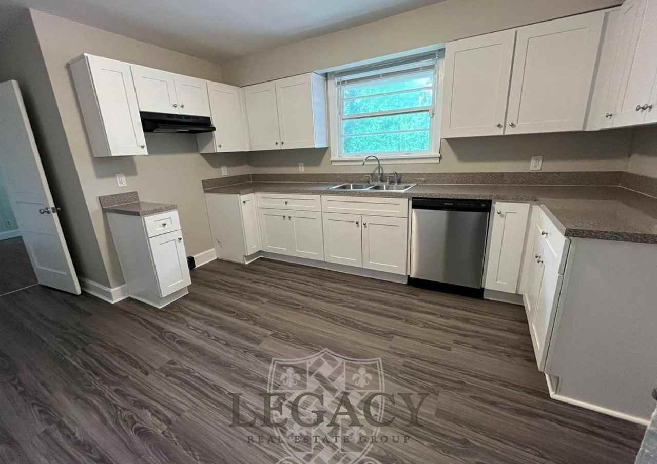 312 Bowwood Dr #1 - Photo 4 of 11