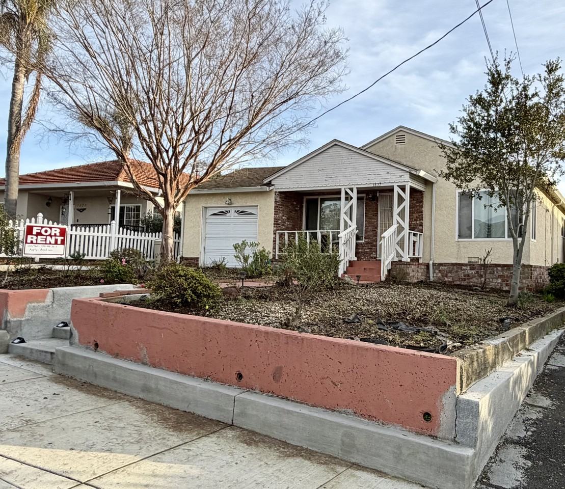 1837 D St #NA - Photo 2 of 15