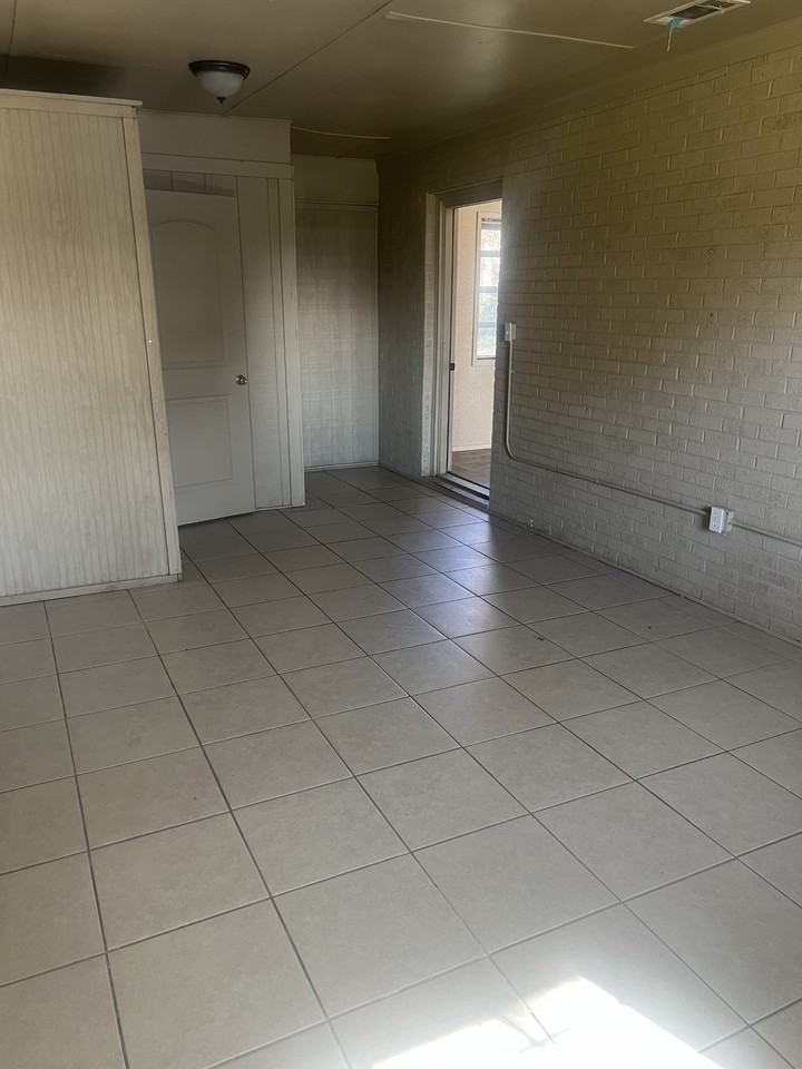 3141 Joyce Dr #1 - Photo 6 of 10