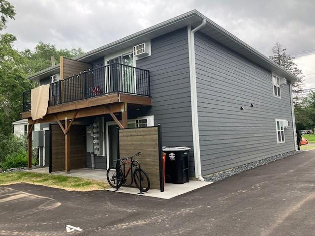 618 E Grand Ave #2 - Photo 2 of 10