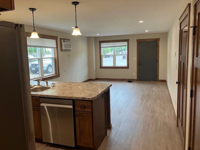 618 E Grand Ave #2 - Photo 4 of 10