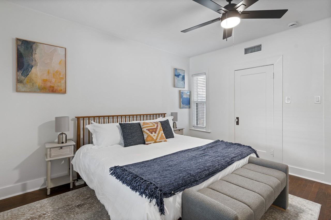 5800 Oram St #5800 - Photo 4 of 38