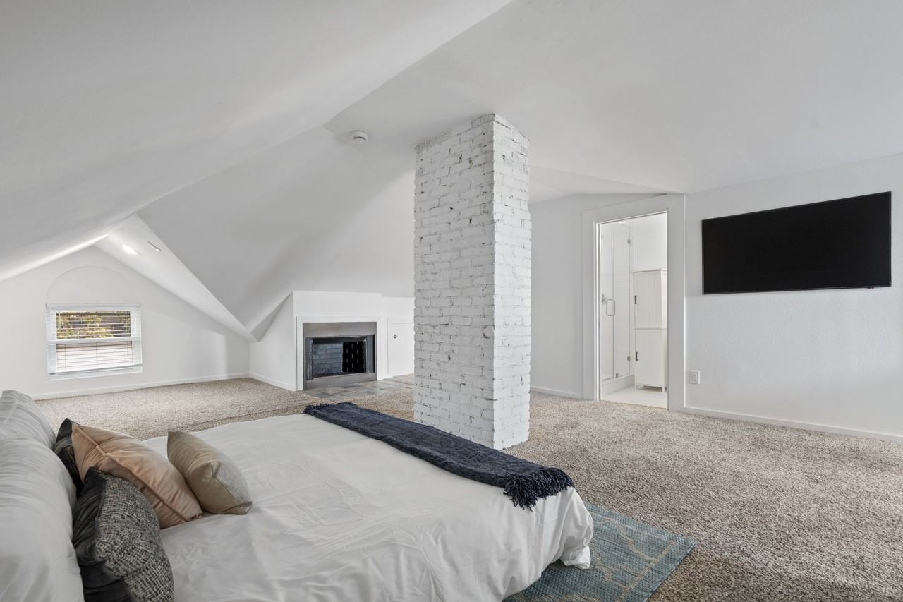 5800 Oram St #5800 - Photo 7 of 38