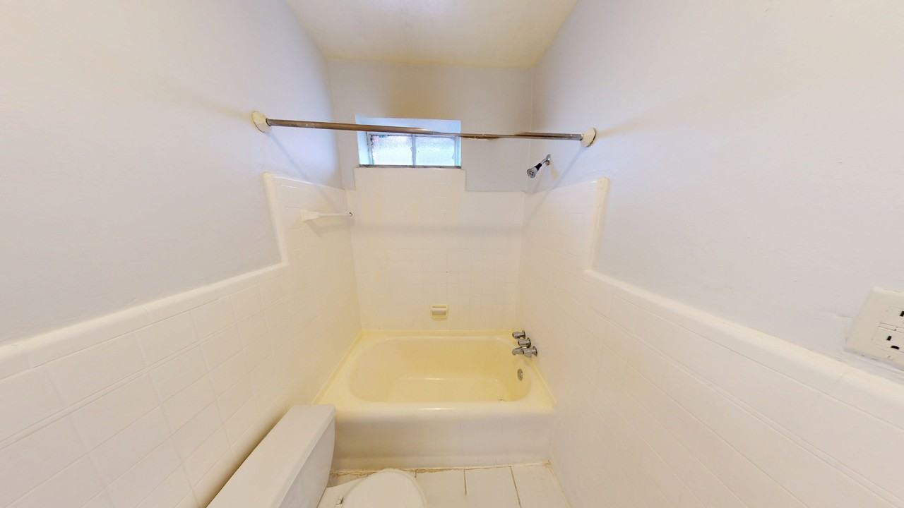 918 Pine St Apt 3f #3F - Photo 5 of 8