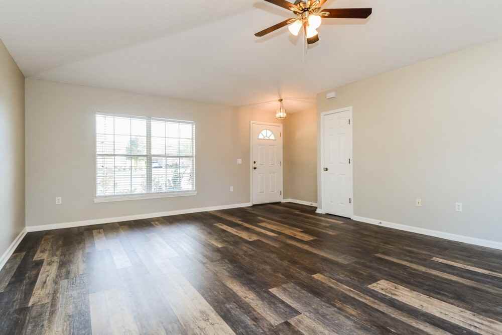 6266 Rolling Tree Ct - Photo 4 of 16